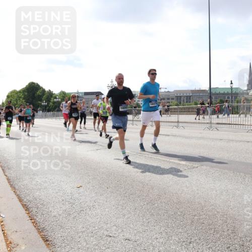 29.06.2025 - hella hamburg halbmarathon Lena Gebhardt http://msf.ph/oto/8417217 29.06.2025 10:05:20 Lombardsbrücke 4220, 16092, 16478, 1126, 1559, 1863, 1936, 1981, 2288, 2298, 2424, 2624, 3071, 3413, 3578, 4014, 4220, 4782, 4951, 5073, 6059, 6907, 6908, 7302, 7826, 8089, 8999, 9007, 9019, 9075, 9165, 9559, 9680, 9736, 9737, 9738, 10343, 10694, 11088, 11595, 11784, 11873, 11958, 12557, 13221, 13242, 13327, 13717, 14203, 14465, 14642, 16092, 16134, 16478, 16546, 16579, 16847, 17112, 17707, 17818, 18189, 18616, 18617, 19034, 19248 meine-sportfotos.de