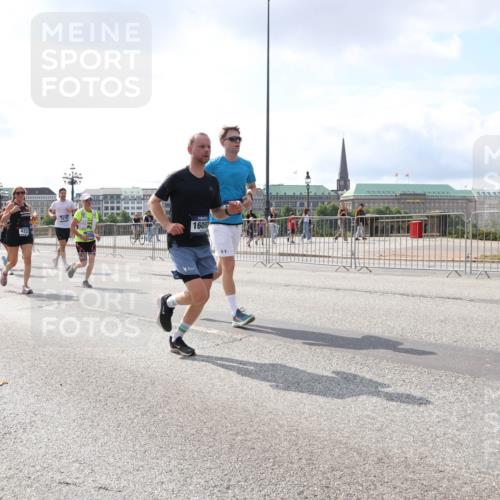 29.06.2025 - hella hamburg halbmarathon Lena Gebhardt http://msf.ph/oto/8417272 29.06.2025 10:05:20 Lombardsbrücke 1961, 422, 1609, 1126, 1559, 1863, 1936, 1981, 2288, 2298, 2424, 2624, 3071, 3413, 3578, 4014, 4220, 4782, 4951, 5073, 6059, 6907, 6908, 7302, 7826, 8089, 8999, 9007, 9019, 9075, 9165, 9559, 9680, 9736, 9737, 9738, 10343, 10694, 11088, 11595, 11784, 11873, 11958, 12557, 13221, 13242, 13327, 13717, 14203, 14465, 14642, 16092, 16134, 16478, 16546, 16579, 16847, 17112, 17707, 17818, 18189, 18616, 18617, 19034, 19248 meine-sportfotos.de