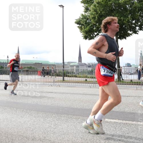 29.06.2025 - hella hamburg halbmarathon Lena Gebhardt http://msf.ph/oto/8417305 29.06.2025 10:26:52 Lombardsbrücke 88, 17300, 1300, 1530, 1793, 1973, 2045, 2306, 2643, 4358, 4507, 4509, 4844, 5494, 5495, 5707, 6625, 6637, 6905, 7069, 7234, 7314, 7929, 8056, 8079, 8281, 8357, 9186, 9349, 10465, 11110, 11270, 11740, 12071, 12126, 13264, 13462, 14020, 14021, 14930, 15027, 15108, 15807, 15878, 16479, 16788, 17049, 17300, 17445, 17675, 18074, 18087, 18516, 18962, 18976, 18978 meine-sportfotos.de