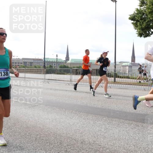 29.06.2025 - hella hamburg halbmarathon Lena Gebhardt http://msf.ph/oto/8417318 29.06.2025 10:17:55 Lombardsbrücke 10174, 3138, 1015, 1159, 1160, 1204, 1268, 1274, 1325, 1458, 1554, 1622, 1641, 1749, 1795, 1982, 2094, 2147, 2259, 2305, 2548, 2634, 2931, 3125, 3138, 3292, 3977, 4194, 4218, 4804, 4852, 5002, 5004, 5290, 5611, 5733, 6254, 6270, 6336, 6352, 6786, 7094, 7258, 7291, 7413, 7566, 7641, 7649, 7838, 7844, 7882, 7883, 8067, 8128, 8144, 8248, 8351, 8607, 8799, 9400, 9539, 9717, 9734, 9798, 9844, 9848, 9964, 10174, 10332, 10509, 10908 meine-sportfotos.de