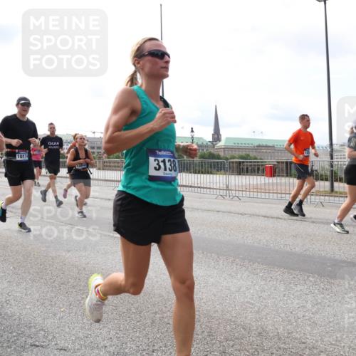29.06.2025 - hella hamburg halbmarathon Lena Gebhardt http://msf.ph/oto/8417337 29.06.2025 10:17:55 Lombardsbrücke 11275, 10831, 10174, 13843, 3138, 1015, 1159, 1160, 1204, 1268, 1274, 1325, 1458, 1554, 1622, 1641, 1749, 1795, 1982, 2094, 2147, 2259, 2305, 2548, 2634, 2931, 3125, 3138, 3292, 3977, 4194, 4218, 4804, 4852, 5002, 5004, 5290, 5611, 5733, 6254, 6270, 6336, 6352, 6786, 7094, 7258, 7291, 7413, 7566, 7641, 7649, 7838, 7844, 7882, 7883, 8067, 8128, 8144, 8248, 8351, 8607, 8799, 9400, 9539, 9717, 9734, 9798, 9844, 9848, 9964, 10174, 10332, 10509, 10908 meine-sportfotos.de