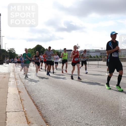29.06.2025 - hella hamburg halbmarathon Lena Gebhardt http://msf.ph/oto/8417350 29.06.2025 09:51:09 Lombardsbrücke 12808, 1352, 12153, 9371, 18274, 5275, 1136, 1256, 1441, 1677, 1912, 1941, 1962, 2546, 2579, 3056, 3523, 3626, 3700, 3947, 4854, 4888, 4889, 4893, 5026, 5087, 5275, 5387, 5506, 5752, 5916, 6080, 6429, 6593, 6639, 6686, 6687, 6721, 6901, 7110, 7116, 7284, 7378, 7635, 7693, 7962, 8091, 8122, 8319, 8574, 8966, 9262, 9313, 9371, 9380, 9755, 9833, 9885, 10064, 10193, 10415, 10469, 10783, 11049, 11284, 11305, 11907, 12153, 14201 meine-sportfotos.de
