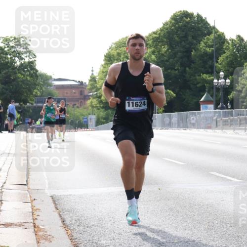 29.06.2025 - hella hamburg halbmarathon Lena Gebhardt http://msf.ph/oto/8417366 29.06.2025 09:41:12 Lombardsbrücke 544, 11624, 7834, 7963, 9442, 10234, 11624, 11829, 14360, 14766, 15526, 17771, 17856, 17886 meine-sportfotos.de