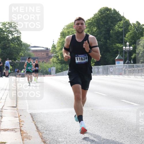 29.06.2025 - hella hamburg halbmarathon Lena Gebhardt http://msf.ph/oto/8417387 29.06.2025 09:41:12 Lombardsbrücke 10234, 11624, 7834, 7963, 9442, 10234, 11624, 11829, 14360, 14766, 15526, 17771, 17856, 17886 meine-sportfotos.de