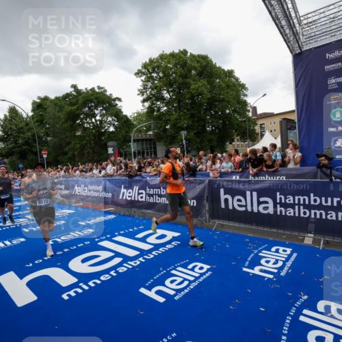 29.06.2025 - hella hamburg halbmarathon Zöllner http://msf.ph/oto/8417401 29.06.2025 10:51:02 Ziel 1630, 2207, 3654, 7369, 8117, 8572, 10215, 11551, 12778, 13008, 13687, 14125, 15362, 15643, 16285, 17221, 18066, 18350 meine-sportfotos.de