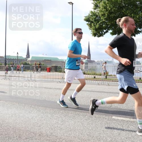 29.06.2025 - hella hamburg halbmarathon Lena Gebhardt http://msf.ph/oto/8417403 29.06.2025 10:05:21 Lombardsbrücke 6059, 0, 0, 0, 1647, 1126, 1863, 1936, 1981, 2288, 2298, 2424, 2624, 3071, 3413, 3578, 4014, 4220, 4782, 5073, 6059, 6907, 6908, 7302, 7826, 8089, 8999, 9007, 9019, 9075, 9165, 9559, 9680, 9736, 9737, 9738, 10343, 10694, 11088, 11595, 11784, 11873, 11958, 12557, 13221, 13242, 13327, 13717, 14203, 14465, 14642, 16092, 16134, 16478, 16546, 16579, 16847, 17112, 17707, 17818, 18189, 18616, 18617, 19034, 19248 meine-sportfotos.de