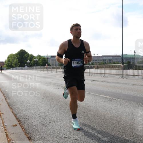 29.06.2025 - hella hamburg halbmarathon Lena Gebhardt http://msf.ph/oto/8417446 29.06.2025 09:41:13 Lombardsbrücke 11624, 7834, 7963, 9442, 10234, 11624, 14360, 14766, 15526, 17771, 17856, 17886 meine-sportfotos.de