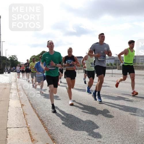 29.06.2025 - hella hamburg halbmarathon Lena Gebhardt http://msf.ph/oto/8417460 29.06.2025 09:51:10 Lombardsbrücke 4854, 12808, 6592, 937, 44, 12153, 1136, 1256, 1441, 1677, 1912, 1941, 1962, 2546, 2579, 3056, 3523, 3626, 3700, 3947, 4854, 4888, 4889, 4893, 5026, 5087, 5275, 5387, 5506, 5752, 5916, 6080, 6429, 6593, 6639, 6686, 6687, 6721, 6901, 7110, 7116, 7284, 7378, 7635, 7693, 7962, 8091, 8122, 8319, 8574, 8966, 9262, 9313, 9371, 9380, 9755, 9833, 9885, 10064, 10193, 10415, 10469, 10783, 11049, 11284, 11305, 11907, 11959, 12153, 14201 meine-sportfotos.de
