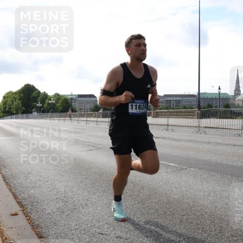 29.06.2025 - hella hamburg halbmarathon Lena Gebhardt http://msf.ph/oto/8417466 29.06.2025 09:41:13 Lombardsbrücke 11624, 7834, 7963, 9442, 10234, 11624, 14360, 14766, 15526, 17771, 17856, 17886 meine-sportfotos.de