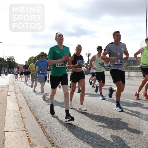 29.06.2025 - hella hamburg halbmarathon Lena Gebhardt http://msf.ph/oto/8417477 29.06.2025 09:51:10 Lombardsbrücke 485, 6593, 12808, 9371, 44, 2153, 1136, 1256, 1441, 1677, 1912, 1941, 1962, 2546, 2579, 3056, 3523, 3626, 3700, 3947, 4854, 4888, 4889, 4893, 5026, 5087, 5275, 5387, 5506, 5752, 5916, 6080, 6429, 6593, 6639, 6686, 6687, 6721, 6901, 7110, 7116, 7284, 7378, 7635, 7693, 7962, 8091, 8122, 8319, 8574, 8966, 9262, 9313, 9371, 9380, 9755, 9833, 9885, 10064, 10193, 10415, 10469, 10783, 11049, 11284, 11305, 11907, 11959, 12153, 14201 meine-sportfotos.de