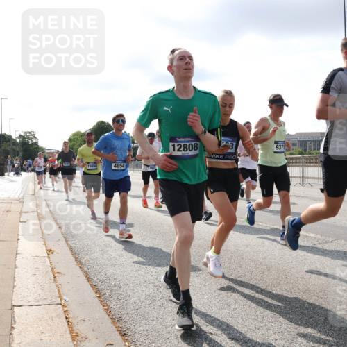 29.06.2025 - hella hamburg halbmarathon Lena Gebhardt http://msf.ph/oto/8417520 29.06.2025 09:51:11 Lombardsbrücke 16761, 15654, 4854, 1190, 12808, 9371, 12153, 1136, 1256, 1441, 1677, 1912, 1941, 1962, 2546, 2579, 2972, 3056, 3523, 3626, 3700, 3947, 4854, 4888, 4889, 4893, 4999, 5026, 5087, 5275, 5387, 5506, 5752, 5916, 6080, 6429, 6593, 6639, 6686, 6687, 6721, 6901, 7110, 7116, 7284, 7378, 7635, 7693, 7962, 8091, 8122, 8319, 8574, 8966, 9262, 9313, 9371, 9380, 9755, 9833, 9885, 10193, 10415, 10469, 11049, 11284, 11305, 11907, 11959, 12153, 14201 meine-sportfotos.de