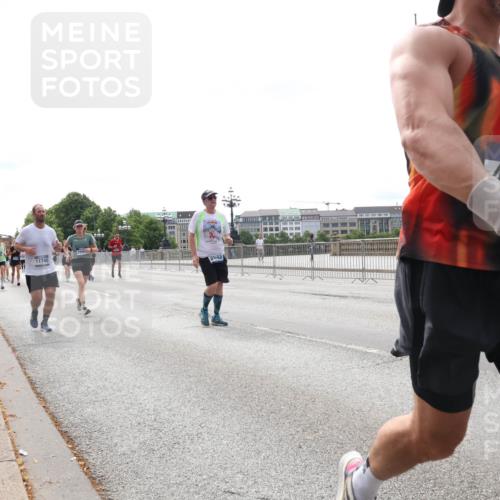 29.06.2025 - hella hamburg halbmarathon Lena Gebhardt http://msf.ph/oto/8417525 29.06.2025 10:26:57 Lombardsbrücke 11740, 104, 2643, 150, 1530, 1793, 1973, 2045, 2306, 2643, 4358, 4507, 4509, 5494, 5495, 5707, 6259, 6625, 6637, 7069, 7234, 7314, 8056, 8079, 8281, 9186, 9349, 10077, 10465, 11110, 11270, 11740, 12071, 12126, 13462, 14020, 14021, 15027, 15108, 15641, 15807, 15878, 16479, 16788, 17049, 17300, 17445, 17675, 18074, 18087, 18516, 18962, 18976, 18978 meine-sportfotos.de