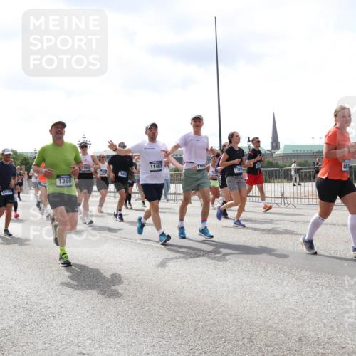 29.06.2025 - hella hamburg halbmarathon Lena Gebhardt http://msf.ph/oto/8417533 29.06.2025 10:42:30 Lombardsbrücke 16393, 1360, 10532, 3952, 13250, 16352, 11463, 1153, 1167, 17316, 1039, 1150, 1360, 1624, 1656, 1752, 1929, 1957, 1994, 2069, 2134, 2145, 2401, 2523, 2538, 2580, 2940, 2941, 2974, 3276, 3605, 3874, 4092, 4329, 4334, 4353, 4735, 4736, 4778, 4885, 4891, 4892, 5403, 5417, 5419, 5671, 5810, 6120, 6136, 6764, 6828, 6837, 6917, 7040, 7260, 7357, 7513, 7557, 7666, 8014, 8459, 8525, 8526, 8529, 8712, 8816, 9008, 9223, 9370, 9980, 10027, 10454, 10532, 10697, 12441, 13241 meine-sportfotos.de