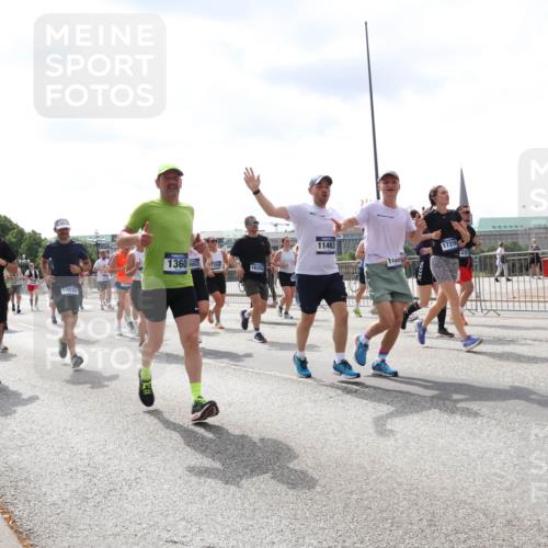 29.06.2025 - hella hamburg halbmarathon Lena Gebhardt http://msf.ph/oto/8417556 29.06.2025 10:42:30 Lombardsbrücke 1624, 1639, 10532, 1360, 1952, 13250, 16352, 16352, 11463, 17316, 1133, 68, 1039, 1150, 1360, 1624, 1656, 1752, 1929, 1957, 1994, 2069, 2134, 2145, 2401, 2523, 2538, 2580, 2940, 2941, 2974, 3276, 3605, 3874, 4092, 4329, 4334, 4353, 4735, 4736, 4778, 4885, 4891, 4892, 5403, 5417, 5419, 5671, 5810, 6120, 6136, 6764, 6828, 6837, 6917, 7040, 7260, 7357, 7513, 7557, 7666, 8014, 8459, 8525, 8526, 8529, 8712, 8816, 9008, 9223, 9370, 9980, 10027, 10454, 10532, 10697, 12441, 13241 meine-sportfotos.de
