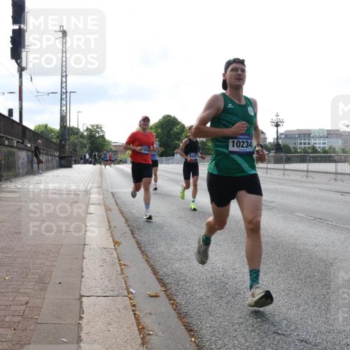 29.06.2025 - hella hamburg halbmarathon Lena Gebhardt http://msf.ph/oto/8417618 29.06.2025 09:41:20 Lombardsbrücke 10234, 2459, 7834, 7963, 9442, 10234, 11624, 14360, 14766, 15526, 16484, 17856, 17886 meine-sportfotos.de