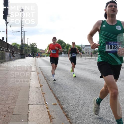 29.06.2025 - hella hamburg halbmarathon Lena Gebhardt http://msf.ph/oto/8417637 29.06.2025 09:41:20 Lombardsbrücke 17856, 9442, 1023, 2459, 7834, 7963, 9442, 10234, 11624, 14360, 14766, 15526, 16484, 17856, 17886 meine-sportfotos.de