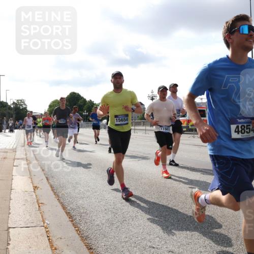 29.06.2025 - hella hamburg halbmarathon Lena Gebhardt http://msf.ph/oto/8417642 29.06.2025 09:51:12 Lombardsbrücke 16761, 7693, 15654, 11907, 19221, 13525, 4854, 1136, 1256, 1441, 1677, 1912, 1920, 1941, 1962, 2546, 2579, 2972, 3056, 3523, 3700, 3947, 4759, 4854, 4888, 4889, 4893, 4999, 5026, 5087, 5275, 5387, 5506, 5752, 5916, 6080, 6429, 6593, 6639, 6686, 6687, 6721, 6901, 7110, 7116, 7284, 7378, 7635, 7693, 7962, 8091, 8122, 8319, 8574, 8966, 9262, 9313, 9371, 9380, 9755, 9833, 9885, 10193, 10415, 10469, 11049, 11284, 11907, 11959, 12153, 14201 meine-sportfotos.de