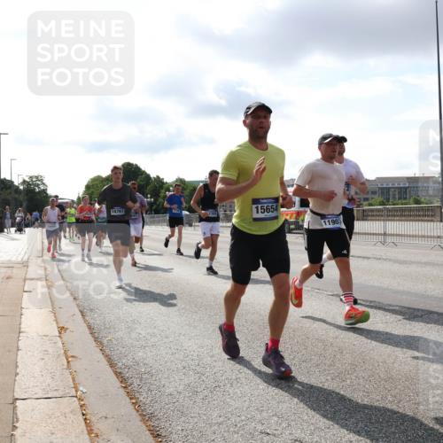 29.06.2025 - hella hamburg halbmarathon Lena Gebhardt http://msf.ph/oto/8417658 29.06.2025 09:51:12 Lombardsbrücke 16761, 15654, 11907, 67, 1136, 1256, 1441, 1677, 1912, 1920, 1941, 1962, 2546, 2579, 2972, 3056, 3523, 3700, 3947, 4759, 4854, 4888, 4889, 4893, 4999, 5026, 5087, 5275, 5387, 5506, 5752, 5916, 6080, 6429, 6593, 6639, 6686, 6687, 6721, 6901, 7110, 7116, 7284, 7378, 7635, 7693, 7962, 8091, 8122, 8319, 8574, 8966, 9262, 9313, 9371, 9380, 9755, 9833, 9885, 10193, 10415, 10469, 11049, 11284, 11907, 11959, 12153, 14201 meine-sportfotos.de