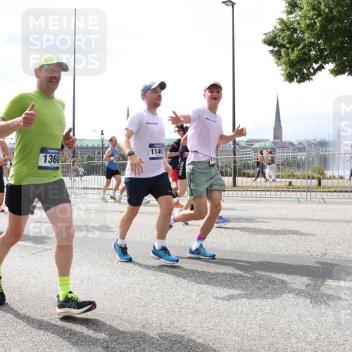 29.06.2025 - hella hamburg halbmarathon Lena Gebhardt http://msf.ph/oto/8417674 29.06.2025 10:42:31 Lombardsbrücke 726, 13953, 18245, 13952, 1360, 11463, 1150, 1360, 1624, 1656, 1752, 1929, 1957, 1964, 1994, 2069, 2134, 2145, 2401, 2523, 2538, 2580, 2940, 2941, 2974, 3276, 3283, 3605, 3874, 4092, 4329, 4334, 4353, 4778, 4885, 4891, 4892, 5403, 5417, 5419, 5671, 5810, 6120, 6136, 6764, 6828, 6837, 6917, 7040, 7260, 7357, 7513, 7557, 7666, 8014, 8459, 8525, 8526, 8529, 8712, 8816, 9008, 9370, 9980, 10027, 10454, 10532, 10697, 12441, 13241 meine-sportfotos.de
