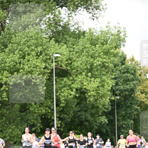 29.06.2025 - hella hamburg halbmarathon Dr. Thomas Lammeyer http://msf.ph/oto/8417694 29.06.2025 10:45:20 Kennedybrücke 1018, 1075, 1323, 1731, 3306, 4044, 4638, 4906, 5549, 5753, 6076, 6088, 6098, 6163, 6806, 7293, 7585, 7829, 7956, 8429, 8430, 8878, 9237, 9962, 10269, 10644, 10920, 10940, 11053, 11176 meine-sportfotos.de