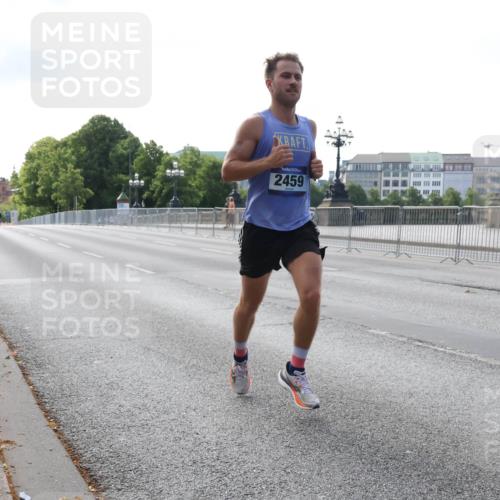 29.06.2025 - hella hamburg halbmarathon Lena Gebhardt http://msf.ph/oto/8417761 29.06.2025 09:41:22 Lombardsbrücke 2459, 2459, 7834, 7963, 9442, 10234, 11624, 14360, 14766, 15526, 16361, 16484, 17856, 17886 meine-sportfotos.de