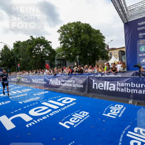 29.06.2025 - hella hamburg halbmarathon Zöllner http://msf.ph/oto/8417763 29.06.2025 10:29:12 Ziel 3043, 8473, 10171, 16157, 19194 meine-sportfotos.de