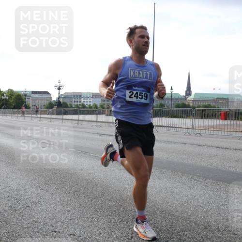 29.06.2025 - hella hamburg halbmarathon Lena Gebhardt http://msf.ph/oto/8417782 29.06.2025 09:41:23 Lombardsbrücke 2459, 2459, 7834, 7963, 9442, 10234, 11624, 14360, 14766, 15526, 16361, 16484, 17856, 17886 meine-sportfotos.de