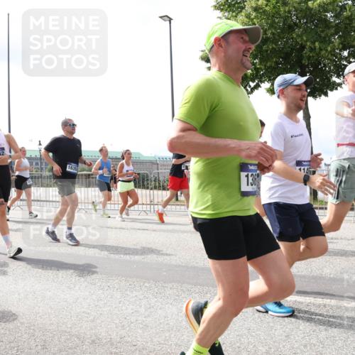29.06.2025 - hella hamburg halbmarathon Lena Gebhardt http://msf.ph/oto/8417793 29.06.2025 10:42:31 Lombardsbrücke 13953, 13250, 13952, 16352, 136, 114, 1150, 1360, 1624, 1656, 1752, 1929, 1957, 1964, 1994, 2069, 2134, 2145, 2401, 2523, 2538, 2580, 2940, 2941, 2974, 3276, 3283, 3605, 3874, 4092, 4329, 4334, 4353, 4778, 4885, 4891, 4892, 5403, 5417, 5419, 5671, 5810, 6120, 6136, 6764, 6828, 6837, 6917, 7040, 7260, 7357, 7513, 7557, 7666, 8014, 8459, 8525, 8526, 8529, 8712, 8816, 9008, 9370, 9980, 10027, 10454, 10532, 10697, 12441, 13241 meine-sportfotos.de