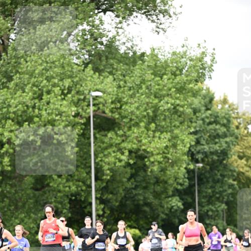 29.06.2025 - hella hamburg halbmarathon Dr. Thomas Lammeyer http://msf.ph/oto/8417800 29.06.2025 10:45:23 Kennedybrücke 1075, 1323, 1731, 4044, 4638, 4906, 5549, 6088, 6098, 6806, 7293, 7585, 7829, 7956, 8429, 8430, 8878, 9237, 9962, 10269, 10644, 10920, 11053, 11176 meine-sportfotos.de