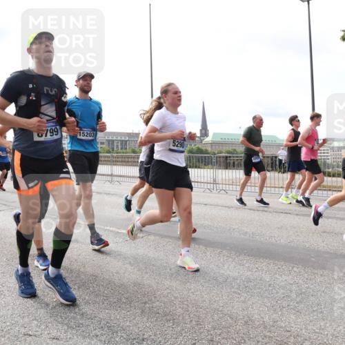 29.06.2025 - hella hamburg halbmarathon Lena Gebhardt http://msf.ph/oto/8417812 29.06.2025 10:18:00 Lombardsbrücke 41, 799, 15203, 5290, 1670, 1015, 1159, 1160, 1204, 1268, 1274, 1325, 1458, 1554, 1622, 1641, 1749, 1795, 1982, 2087, 2094, 2147, 2259, 2548, 2634, 2931, 3125, 3138, 3292, 3321, 3482, 3977, 4218, 4738, 4804, 5002, 5004, 5290, 5611, 5733, 6254, 6270, 6336, 6352, 6786, 7094, 7258, 7413, 7641, 7649, 7838, 7882, 7883, 8067, 8128, 8144, 8248, 8607, 8799, 9400, 9539, 9717, 9734, 9798, 9844, 9848, 9964, 10174, 10332, 10509, 10908, 12498 meine-sportfotos.de