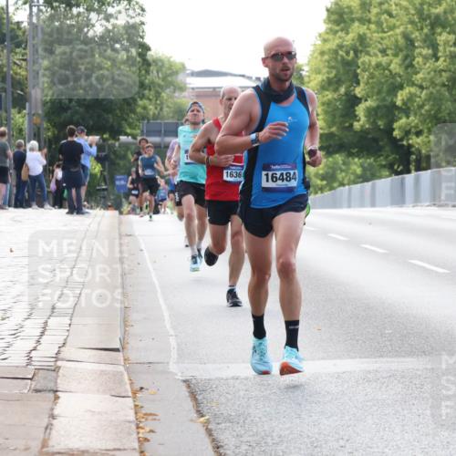 29.06.2025 - hella hamburg halbmarathon Lena Gebhardt http://msf.ph/oto/8417848 29.06.2025 09:41:27 Lombardsbrücke 1636, 16484, 2459, 4571, 7834, 7963, 9442, 10234, 10780, 11194, 11624, 15526, 16361, 16484, 17856, 17886 meine-sportfotos.de