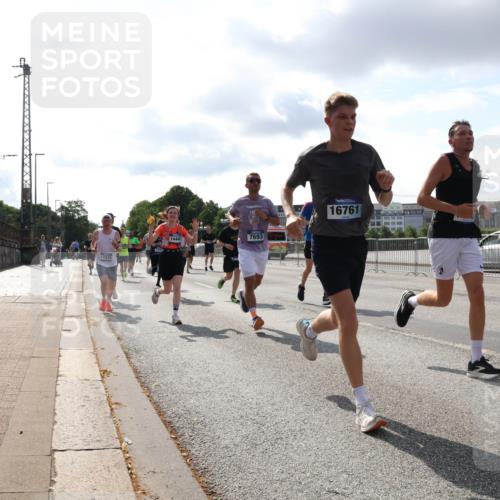 29.06.2025 - hella hamburg halbmarathon Lena Gebhardt http://msf.ph/oto/8417874 29.06.2025 09:51:14 Lombardsbrücke 17834, 14447, 7693, 16761, 1136, 1256, 1441, 1677, 1912, 1920, 1941, 1962, 2546, 2579, 2972, 3056, 3523, 3700, 3947, 4759, 4854, 4888, 4889, 4893, 4999, 5026, 5087, 5275, 5387, 5506, 5752, 5916, 6429, 6593, 6639, 6686, 6687, 6721, 6901, 7110, 7116, 7284, 7378, 7635, 7693, 7962, 8091, 8122, 8319, 8574, 8966, 9262, 9313, 9371, 9380, 9755, 9833, 9885, 10193, 10415, 10469, 11049, 11284, 11907, 11959, 12153, 14201 meine-sportfotos.de