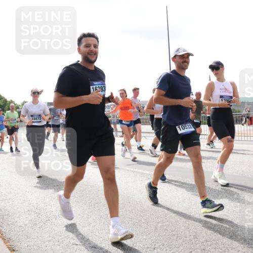 29.06.2025 - hella hamburg halbmarathon Lena Gebhardt http://msf.ph/oto/8417884 29.06.2025 10:42:32 Lombardsbrücke 18872, 1624, 1957, 7040, 1150, 16293, 7260, 10532, 120, 163, 11677, 1150, 1360, 1624, 1656, 1752, 1929, 1957, 1964, 1994, 2069, 2134, 2145, 2401, 2523, 2538, 2580, 2940, 2941, 2974, 3276, 3283, 3605, 3874, 4092, 4329, 4334, 4353, 4778, 4885, 4891, 4892, 5403, 5417, 5419, 5671, 5810, 6120, 6764, 6828, 6837, 6917, 7040, 7260, 7357, 7513, 7557, 7666, 8014, 8161, 8459, 8525, 8526, 8529, 8712, 8816, 9008, 9370, 9980, 10027, 10454, 10532, 10697, 11142, 12151, 12441, 13241 meine-sportfotos.de