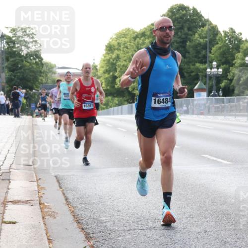 29.06.2025 - hella hamburg halbmarathon Lena Gebhardt http://msf.ph/oto/8417894 29.06.2025 09:41:29 Lombardsbrücke 1071, 16361, 16484, 2459, 4571, 7834, 7963, 9442, 10234, 10780, 11194, 11624, 12067, 12641, 13780, 16361, 16484, 17856, 17886 meine-sportfotos.de