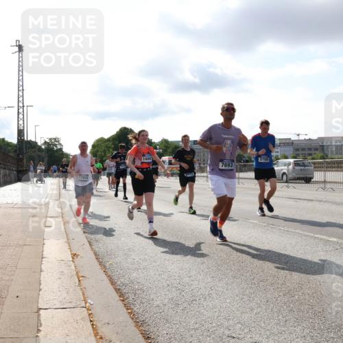 29.06.2025 - hella hamburg halbmarathon Lena Gebhardt http://msf.ph/oto/8417949 29.06.2025 09:51:14 Lombardsbrücke 17834, 14447, 9885, 7693, 3700, 1136, 1256, 1441, 1677, 1912, 1920, 1941, 1962, 2546, 2579, 2972, 3056, 3523, 3700, 3947, 4759, 4854, 4888, 4889, 4893, 4999, 5026, 5087, 5275, 5387, 5506, 5752, 5916, 6429, 6593, 6639, 6686, 6687, 6721, 6901, 7110, 7116, 7284, 7378, 7635, 7693, 7962, 8091, 8122, 8319, 8574, 8966, 9262, 9313, 9371, 9380, 9755, 9833, 9885, 10193, 10415, 10469, 11049, 11284, 11907, 11959, 12153, 14201 meine-sportfotos.de