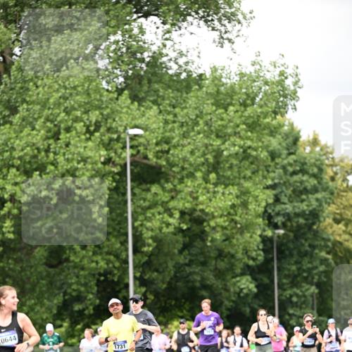 29.06.2025 - hella hamburg halbmarathon Dr. Thomas Lammeyer http://msf.ph/oto/8417997 29.06.2025 10:45:30 Kennedybrücke 1731, 3344, 4044, 4412, 4638, 4906, 5549, 6088, 7293, 7585, 7661, 7829, 8429, 8430, 8769, 8878, 9962, 10269, 10407, 10644 meine-sportfotos.de