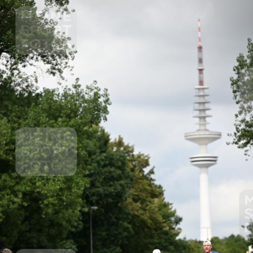 29.06.2025 - hella hamburg halbmarathon Dr. Thomas Lammeyer http://msf.ph/oto/8418154 29.06.2025 10:45:37 Kennedybrücke 1731, 2805, 3344, 4044, 4412, 4638, 5549, 5688, 5928, 6088, 7293, 7661, 7829, 8769, 8878, 10269, 10407, 10644, 11166, 11209 meine-sportfotos.de