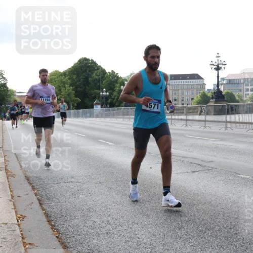 29.06.2025 - hella hamburg halbmarathon Lena Gebhardt http://msf.ph/oto/8418174 29.06.2025 09:41:34 Lombardsbrücke 11194, 4571, 2459, 4128, 4571, 7142, 7834, 7963, 9442, 10234, 10780, 11194, 11624, 12067, 12641, 13780, 14107, 16361, 16484, 17856, 17886 meine-sportfotos.de