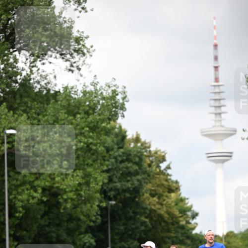 29.06.2025 - hella hamburg halbmarathon Dr. Thomas Lammeyer http://msf.ph/oto/8418188 29.06.2025 10:45:39 Kennedybrücke 1731, 2805, 3344, 4044, 4412, 4638, 5549, 5688, 5928, 6088, 7293, 7661, 7829, 8769, 8878, 9009, 10269, 10407, 10644, 11166, 11209, 11371 meine-sportfotos.de