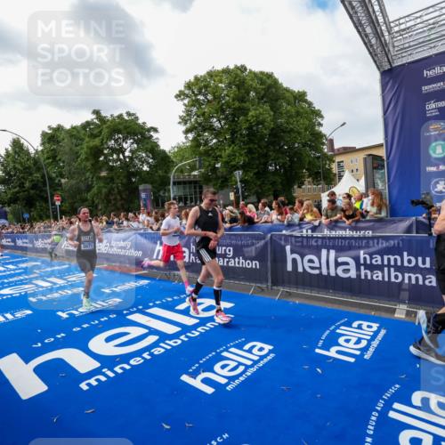 29.06.2025 - hella hamburg halbmarathon Zöllner http://msf.ph/oto/8418195 29.06.2025 10:29:27 Ziel 2075, 8975, 9571, 10156, 12234, 13838, 14164, 15880, 16118, 18737, 19203 meine-sportfotos.de