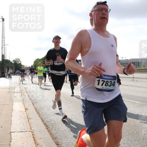 29.06.2025 - hella hamburg halbmarathon Lena Gebhardt http://msf.ph/oto/8418196 29.06.2025 09:51:16 Lombardsbrücke 1941, 14810, 17834, 1136, 1256, 1441, 1570, 1677, 1912, 1920, 1941, 1962, 2546, 2579, 2972, 3056, 3523, 3700, 3947, 4297, 4759, 4854, 4888, 4889, 4893, 4999, 5026, 5087, 5275, 5375, 5387, 5410, 5506, 5752, 5916, 6429, 6593, 6639, 6686, 6687, 6721, 6901, 7110, 7116, 7284, 7363, 7378, 7635, 7693, 7962, 8091, 8122, 8319, 8574, 8966, 9262, 9313, 9364, 9371, 9380, 9755, 9833, 9885, 10193, 10415, 10469, 11049, 11284, 11907, 11959, 12153, 14201 meine-sportfotos.de