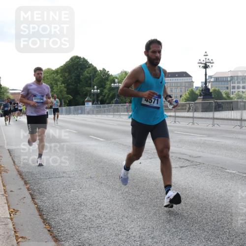 29.06.2025 - hella hamburg halbmarathon Lena Gebhardt http://msf.ph/oto/8418199 29.06.2025 09:41:34 Lombardsbrücke 4571, 11194, 2459, 4128, 4571, 7142, 7834, 7963, 9442, 10234, 10780, 11194, 11624, 12067, 12641, 13780, 14107, 16361, 16484, 17856, 17886 meine-sportfotos.de