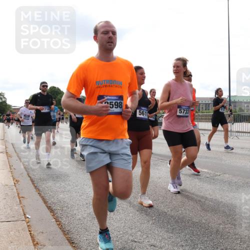 29.06.2025 - hella hamburg halbmarathon Lena Gebhardt http://msf.ph/oto/8418207 29.06.2025 10:18:03 Lombardsbrücke 718, 2598, 5611, 094, 5733, 1015, 1159, 1160, 1268, 1274, 1325, 1458, 1554, 1622, 1641, 1749, 1795, 1982, 2087, 2094, 2147, 2259, 2335, 2548, 2634, 2931, 3125, 3138, 3292, 3321, 3482, 3977, 4218, 4710, 4738, 4804, 5002, 5004, 5290, 5611, 5733, 6254, 6270, 6336, 6352, 7094, 7258, 7413, 7641, 7649, 7838, 7882, 7883, 8067, 8128, 8144, 8248, 8607, 8799, 9400, 9539, 9717, 9734, 9798, 9834, 9844, 9964, 10174, 10332, 10509, 10908, 12498 meine-sportfotos.de