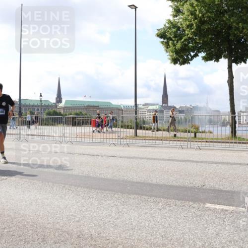 29.06.2025 - hella hamburg halbmarathon Lena Gebhardt http://msf.ph/oto/8418213 29.06.2025 10:05:27 Lombardsbrücke 1863, 1936, 1981, 2288, 2298, 2424, 2624, 3071, 3413, 3461, 3578, 3929, 4014, 4220, 4782, 5073, 6059, 6907, 6908, 7302, 7826, 8089, 8999, 9007, 9075, 9165, 9339, 9559, 9680, 9736, 9737, 9738, 9917, 10343, 10694, 10791, 10998, 11784, 11873, 11958, 12557, 13221, 13327, 13717, 14203, 14465, 14642, 16092, 16478, 16546, 16847, 17112, 17707, 17731, 17740, 18189, 18616, 18617, 19034, 19248 meine-sportfotos.de