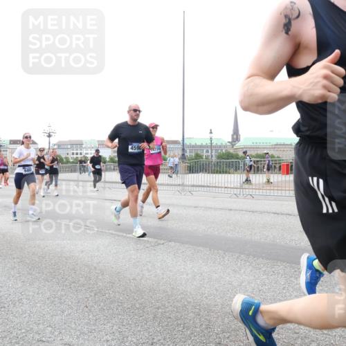 29.06.2025 - hella hamburg halbmarathon Lena Gebhardt http://msf.ph/oto/8418214 29.06.2025 10:52:06 Lombardsbrücke 12065, 459, 9460, 14720, 303, 1418, 1978, 3038, 3240, 3645, 3991, 4087, 4273, 4436, 4598, 4606, 4815, 5062, 5262, 5534, 6007, 6386, 6403, 6404, 6406, 6456, 6604, 6947, 6985, 7682, 7690, 7691, 7735, 8194, 8196, 8250, 8251, 8399, 8621, 9220, 9368, 9460, 9462, 9590, 9594, 9673, 9730, 9731, 10296, 10342, 10521, 10533, 10634, 10673, 10693, 10830, 10884, 11084, 11101, 11126, 11127, 11375, 11736, 11875, 11899, 11974, 12065, 12546, 12558 meine-sportfotos.de