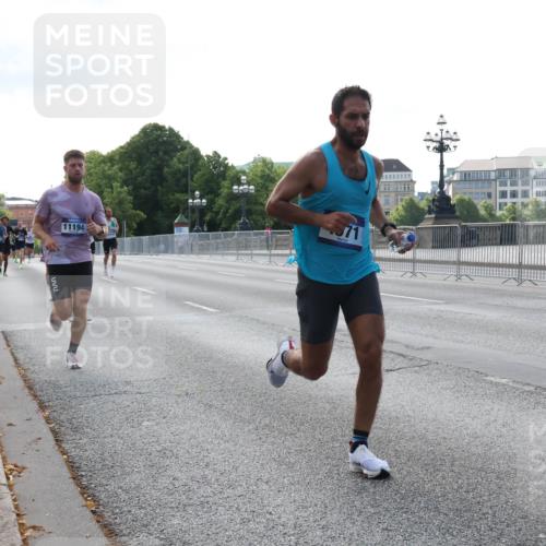 29.06.2025 - hella hamburg halbmarathon Lena Gebhardt http://msf.ph/oto/8418218 29.06.2025 09:41:34 Lombardsbrücke 11194, 2459, 4128, 4571, 7142, 7834, 7963, 9442, 10234, 10780, 11194, 11624, 12067, 12641, 13780, 14107, 16361, 16484, 17856, 17886 meine-sportfotos.de