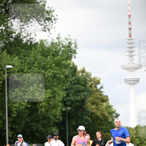 29.06.2025 - hella hamburg halbmarathon Dr. Thomas Lammeyer http://msf.ph/oto/8418231 29.06.2025 10:45:40 Kennedybrücke 1731, 2805, 3344, 4044, 4412, 4638, 4774, 5549, 5688, 5928, 6088, 7293, 7661, 7829, 8769, 8878, 9009, 10269, 10407, 10644, 11166, 11209, 11371 meine-sportfotos.de
