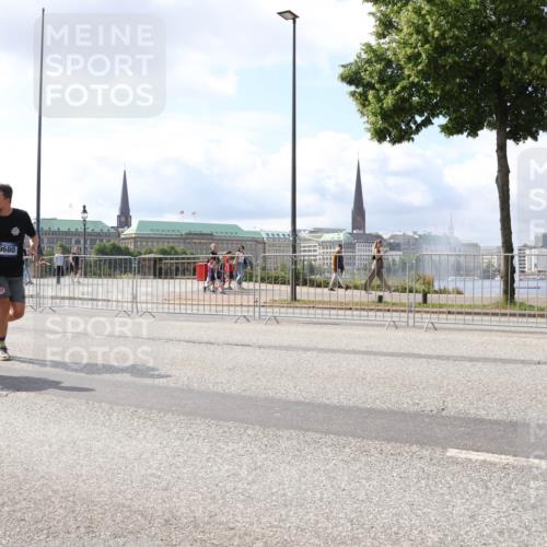 29.06.2025 - hella hamburg halbmarathon Lena Gebhardt http://msf.ph/oto/8418247 29.06.2025 10:05:27 Lombardsbrücke 1863, 1936, 1981, 2288, 2298, 2424, 2624, 3071, 3413, 3461, 3578, 3929, 4014, 4220, 4782, 5073, 6059, 6907, 6908, 7302, 7826, 8089, 8999, 9007, 9075, 9165, 9339, 9559, 9680, 9736, 9737, 9738, 9917, 10343, 10694, 10791, 10998, 11784, 11873, 11958, 12557, 13221, 13327, 13717, 14203, 14465, 14642, 16092, 16478, 16546, 16847, 17112, 17707, 17731, 17740, 18189, 18616, 18617, 19034, 19248 meine-sportfotos.de