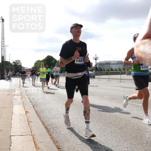 29.06.2025 - hella hamburg halbmarathon Lena Gebhardt http://msf.ph/oto/8418250 29.06.2025 09:51:16 Lombardsbrücke 1941, 1481, 1896, 1136, 1256, 1441, 1570, 1677, 1912, 1920, 1941, 1962, 2546, 2579, 2972, 3056, 3523, 3700, 3947, 4297, 4759, 4854, 4888, 4889, 4893, 4999, 5026, 5087, 5275, 5375, 5387, 5410, 5506, 5752, 5916, 6429, 6593, 6639, 6686, 6687, 6721, 6901, 7110, 7116, 7284, 7363, 7378, 7635, 7693, 7962, 8091, 8122, 8319, 8574, 8966, 9262, 9313, 9364, 9371, 9380, 9755, 9833, 9885, 10193, 10415, 10469, 11049, 11284, 11907, 11959, 12153, 14201 meine-sportfotos.de