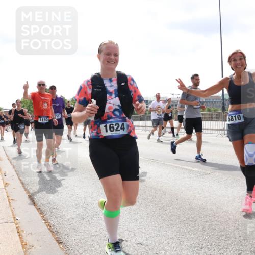 29.06.2025 - hella hamburg halbmarathon Lena Gebhardt http://msf.ph/oto/8418257 29.06.2025 10:42:34 Lombardsbrücke 1929, 1150, 7557, 1624, 7666, 5810, 1150, 1360, 1624, 1656, 1752, 1929, 1957, 1964, 1994, 2069, 2134, 2401, 2523, 2538, 2580, 2940, 2941, 2974, 3276, 3283, 3605, 3874, 4092, 4105, 4329, 4334, 4353, 4385, 4778, 4885, 4891, 4892, 5403, 5417, 5419, 5671, 5810, 6120, 6764, 6828, 6917, 7040, 7260, 7357, 7513, 7557, 7666, 8014, 8161, 8459, 8525, 8526, 8529, 8712, 8816, 9008, 9370, 9980, 10027, 10454, 10532, 10697, 11142, 11710, 12151, 12441, 13241 meine-sportfotos.de